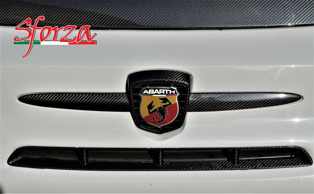 abarth 595 fregio stemma anteriore carbonio