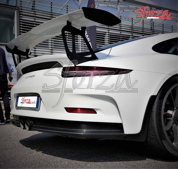 Porsche 911 991.1 GT3 RS  carbon fiber rear diffuser side view