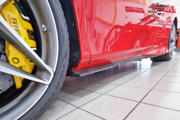 Ferrari F8 Brancardi laterali sottoporta carbonio