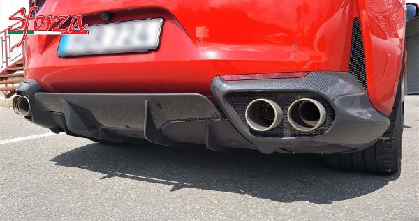 Ferrari 812 carenature posteriori cornici scarico carbonio superfast gts